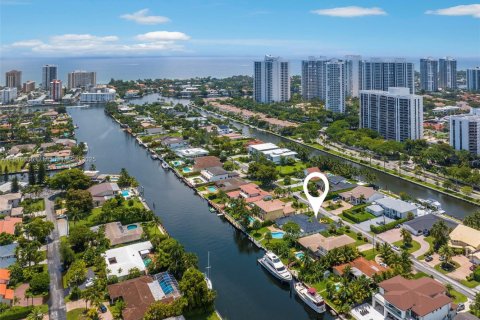 Villa ou maison à vendre à Hallandale Beach, Floride: 3 chambres, 228.73 m2 № 1935748 - photo 2