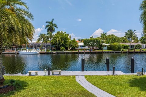 Villa ou maison à vendre à Hallandale Beach, Floride: 3 chambres, 228.73 m2 № 1935748 - photo 21