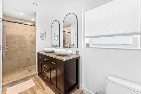 Villa ou maison à vendre à Hallandale Beach, Floride: 3 chambres, 228.73 m2 № 1935748 - photo 17