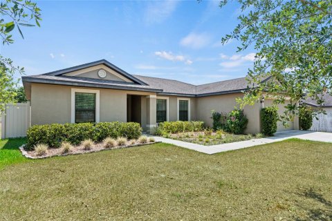 House in DeLand, Florida 3 bedrooms, 135.92 sq.m. № 1687233 - photo 1
