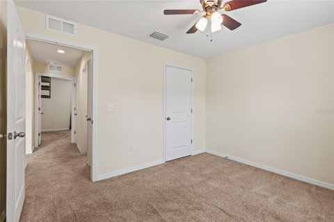 House in DeLand, Florida 3 bedrooms, 135.92 sq.m. № 1687233 - photo 20
