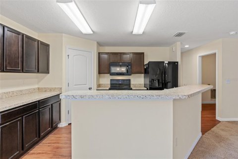 House in DeLand, Florida 3 bedrooms, 135.92 sq.m. № 1687233 - photo 9