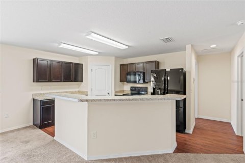 House in DeLand, Florida 3 bedrooms, 135.92 sq.m. № 1687233 - photo 8