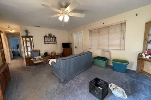 Villa ou maison à vendre à Miami, Floride: 3 chambres, 89.74 m2 № 1732102 - photo 2