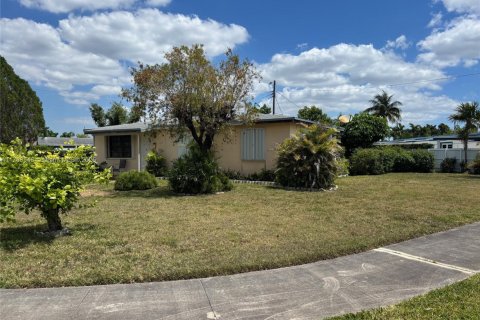 Villa ou maison à vendre à Miami, Floride: 3 chambres, 89.74 m2 № 1732102 - photo 1