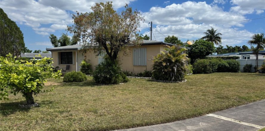 Casa en Miami, Florida 3 dormitorios, 89.74 m2 № 1732102