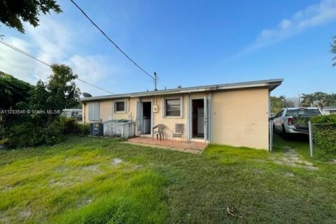Villa ou maison à vendre à Miami, Floride: 3 chambres, 89.74 m2 № 1732102 - photo 4