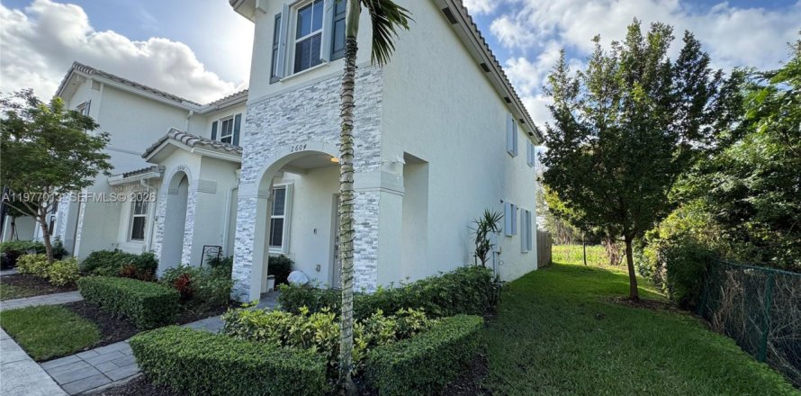 Дом в Хомстед, Флорида 3 спальни, 129.41м2 № 2049038