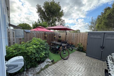 Купить виллу или дом в Хомстед, Флорида 3 спальни, 129.41м2, № 2049038 - фото 23