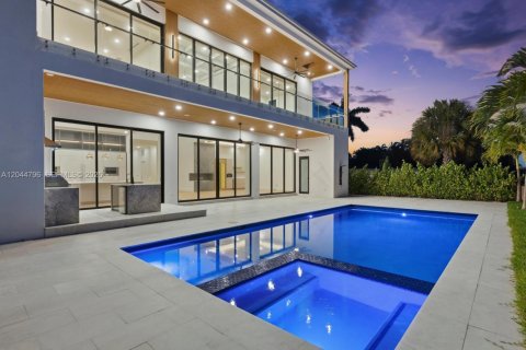 Villa ou maison à vendre à Lauderdale-by-the-Sea, Floride: 7 chambres, 555.09 m2 № 2306909 - photo 3