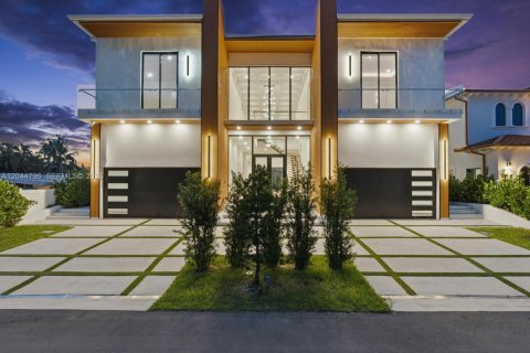 Villa ou maison à vendre à Lauderdale-by-the-Sea, Floride: 7 chambres, 555.09 m2 № 2306909 - photo 4