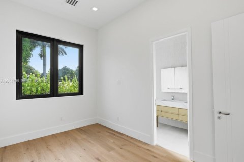 Villa ou maison à vendre à Lauderdale-by-the-Sea, Floride: 7 chambres, 555.09 m2 № 2306909 - photo 25