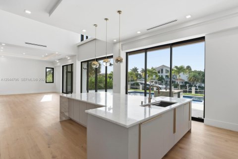 Villa ou maison à vendre à Lauderdale-by-the-Sea, Floride: 7 chambres, 555.09 m2 № 2306909 - photo 14
