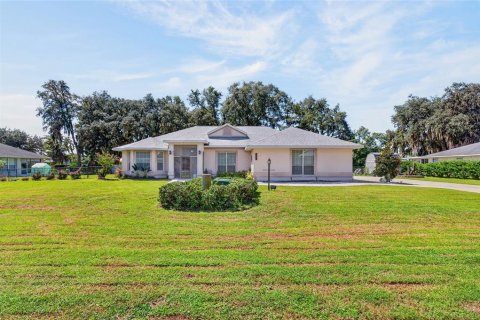 House in Ocala, Florida 3 bedrooms, 184.69 sq.m. № 2349990
