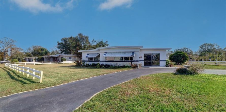 Casa en Saint Petersburg, Florida 2 dormitorios, 120.4 m2 № 1548802