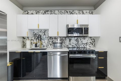 Casa en alquiler en Fort Lauderdale, Florida, 3 dormitorios, 121.79 m2 № 2078149 - foto 13