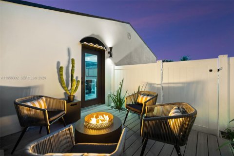 Casa en alquiler en Fort Lauderdale, Florida, 3 dormitorios, 121.79 m2 № 2078149 - foto 2