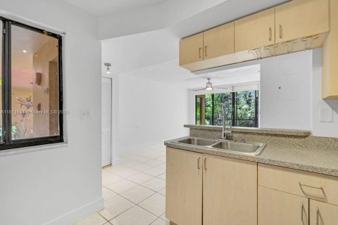 Copropriété à vendre à Miami Lakes, Floride: 1 chambre, 59.46 m2 № 1925760 - photo 11