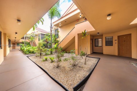 Copropriété à vendre à Miami Lakes, Floride: 1 chambre, 59.46 m2 № 1925760 - photo 5