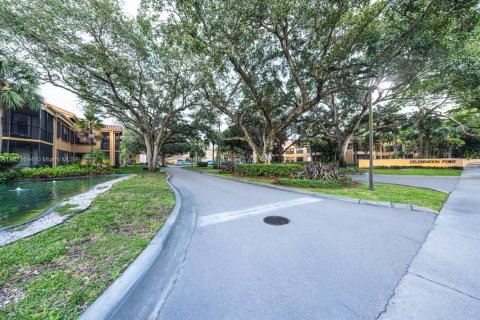 Copropriété à vendre à Miami Lakes, Floride: 1 chambre, 59.46 m2 № 1925760 - photo 2