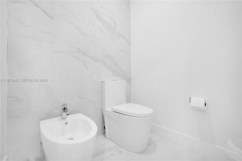 Townhouse in Doral, Florida 3 bedrooms, 211.45 sq.m. № 2031467 - photo 23