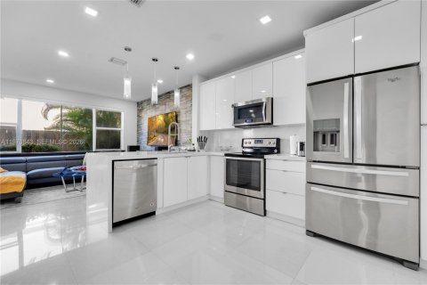 Townhouse in Doral, Florida 3 bedrooms, 211.45 sq.m. № 2031467 - photo 8