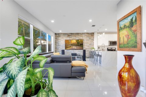 Townhouse in Doral, Florida 3 bedrooms, 211.45 sq.m. № 2031467 - photo 13