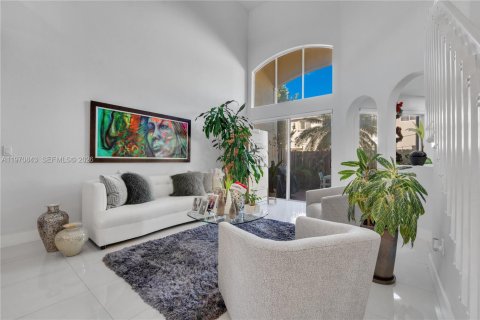 Townhouse in Doral, Florida 3 bedrooms, 211.45 sq.m. № 2031467 - photo 4