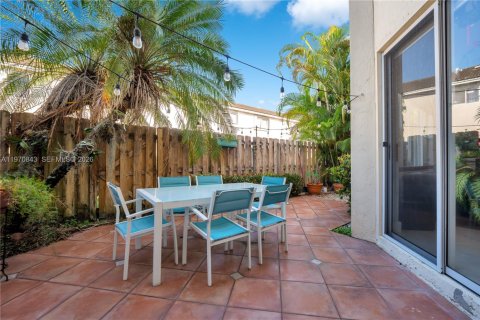 Townhouse in Doral, Florida 3 bedrooms, 211.45 sq.m. № 2031467 - photo 25