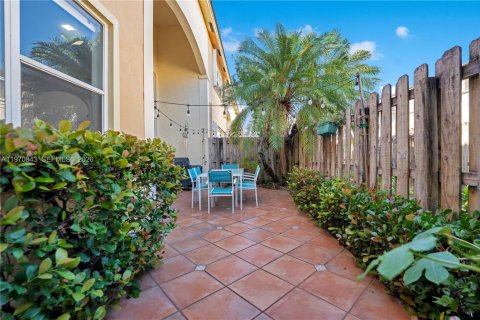 Townhouse in Doral, Florida 3 bedrooms, 211.45 sq.m. № 2031467 - photo 27