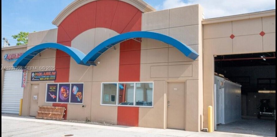 Propiedad comercial en Miami, Florida № 1991213