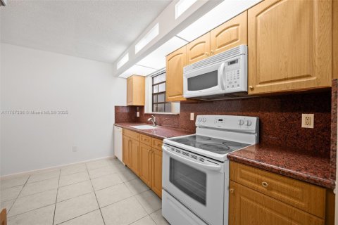 Condo in Homestead, Florida, 2 bedrooms  № 1889402 - photo 10