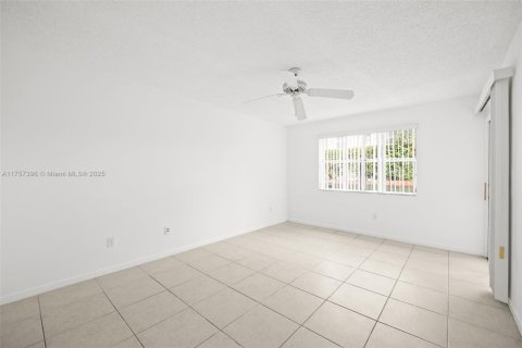 Condo in Homestead, Florida, 2 bedrooms  № 1889402 - photo 14