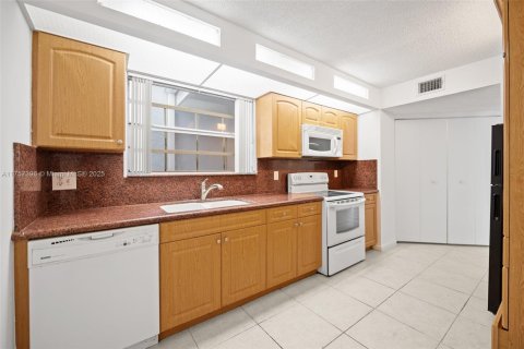 Condo in Homestead, Florida, 2 bedrooms  № 1889402 - photo 12