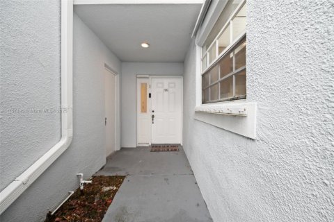 Condo in Homestead, Florida, 2 bedrooms  № 1889402 - photo 4