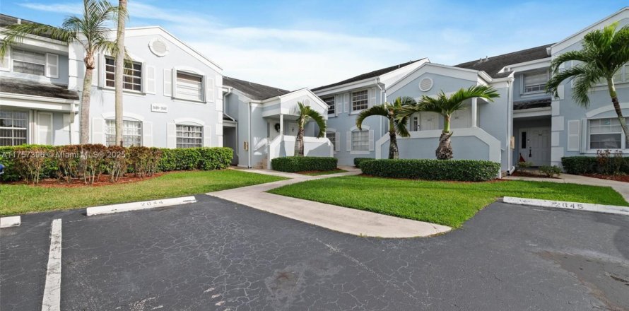 Condo in Homestead, Florida, 2 bedrooms № 1889402