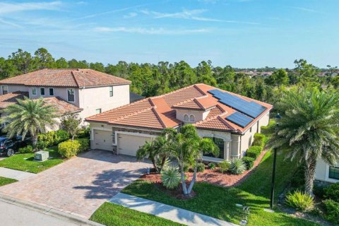 House in Venice, Florida 4 bedrooms, 209.12 sq.m. № 1548165 - photo 4