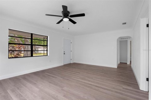 Villa ou maison à vendre à Saint Petersburg, Floride: 3 chambres, 127.28 m2 № 1851848 - photo 5