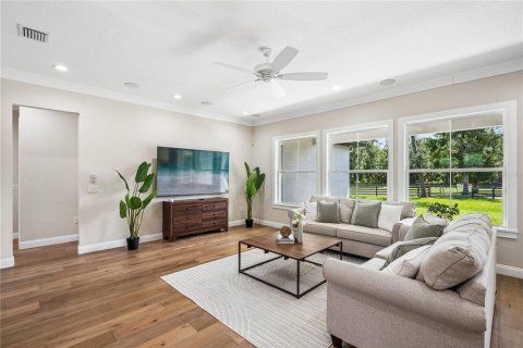 House in Oviedo, Florida 4 bedrooms, 298.49 sq.m. № 2215715 - photo 11