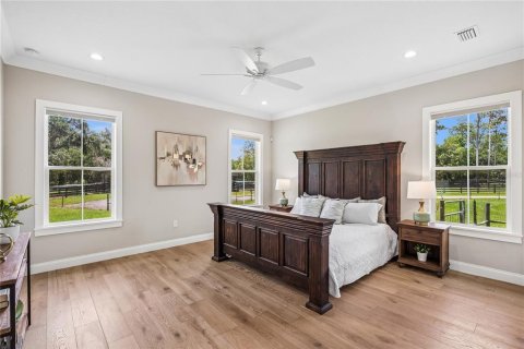 House in Oviedo, Florida 4 bedrooms, 298.49 sq.m. № 2215715 - photo 20