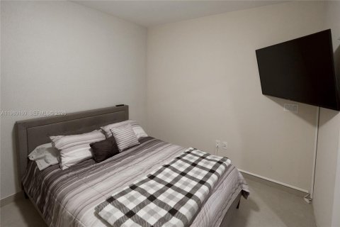 Condo in Hallandale Beach, Florida, 3 bedrooms  № 2052928 - photo 16