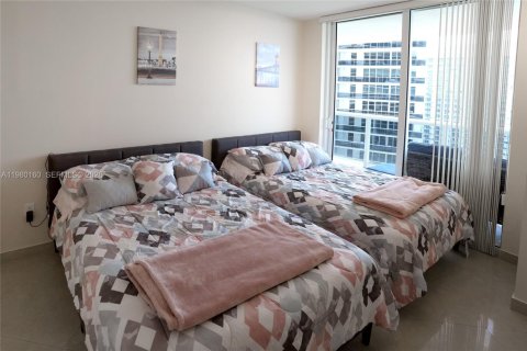 Condo in Hallandale Beach, Florida, 3 bedrooms  № 2052928 - photo 14