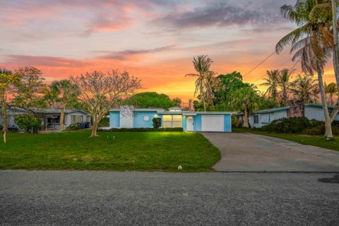 Villa ou maison à St. Lucie, Floride 3 chambres, 163.88 m2 № 2274252