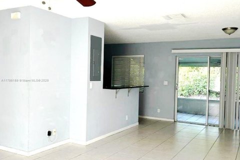 Condominio en venta en Deerfield Beach, Florida, 2 dormitorios, 104.42 m2 № 1735814 - foto 9