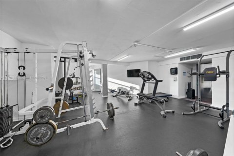 Condo in North Miami Beach, Florida, 1 bedroom  № 1953398 - photo 25