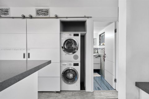 Condo in North Miami Beach, Florida, 1 bedroom  № 1953398 - photo 7