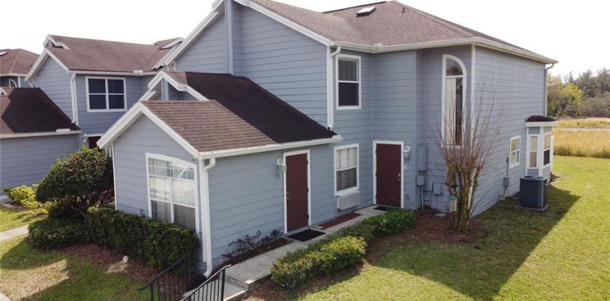 Townhouse in Davenport, Florida 4 bedrooms, 162.39 sq.m. № 1724681