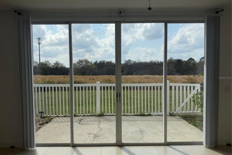 Townhouse in Davenport, Florida 4 bedrooms, 162.39 sq.m. № 1724681 - photo 10