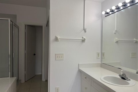 Townhouse in Davenport, Florida 4 bedrooms, 162.39 sq.m. № 1724681 - photo 24