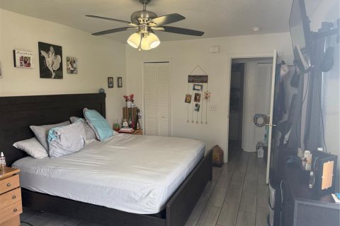 Townhouse in Davenport, Florida 4 bedrooms, 162.39 sq.m. № 1724681 - photo 26